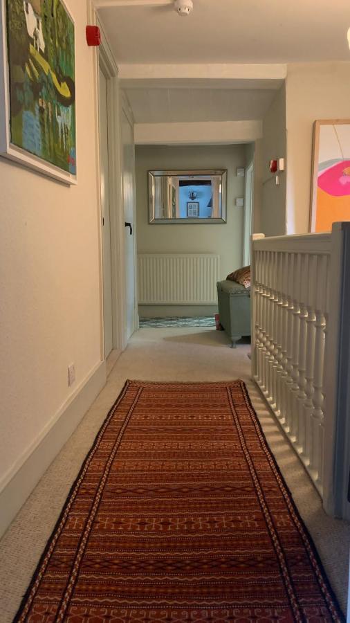 The Totnes Guest House. Upstairs At Zappa'S Bagian luar foto