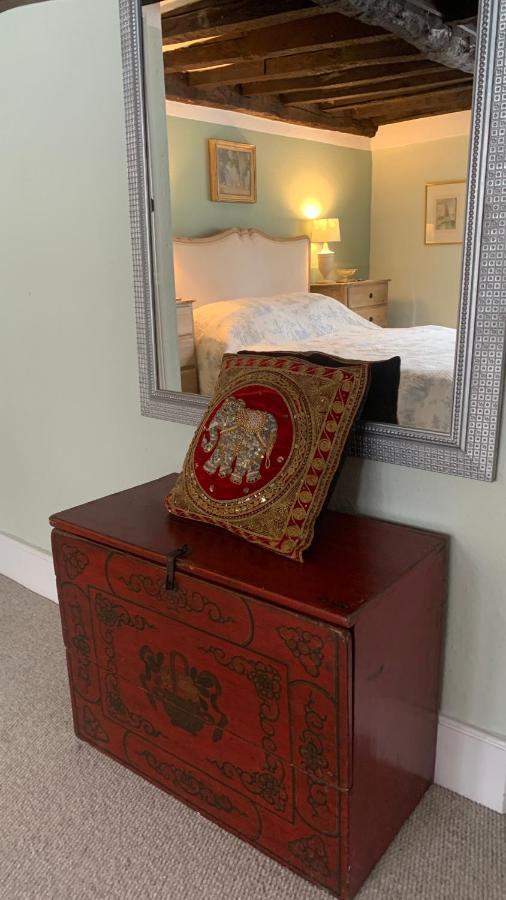 The Totnes Guest House. Upstairs At Zappa'S Bagian luar foto