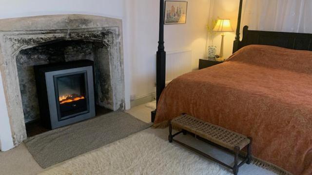 The Totnes Guest House. Upstairs At Zappa'S Bagian luar foto