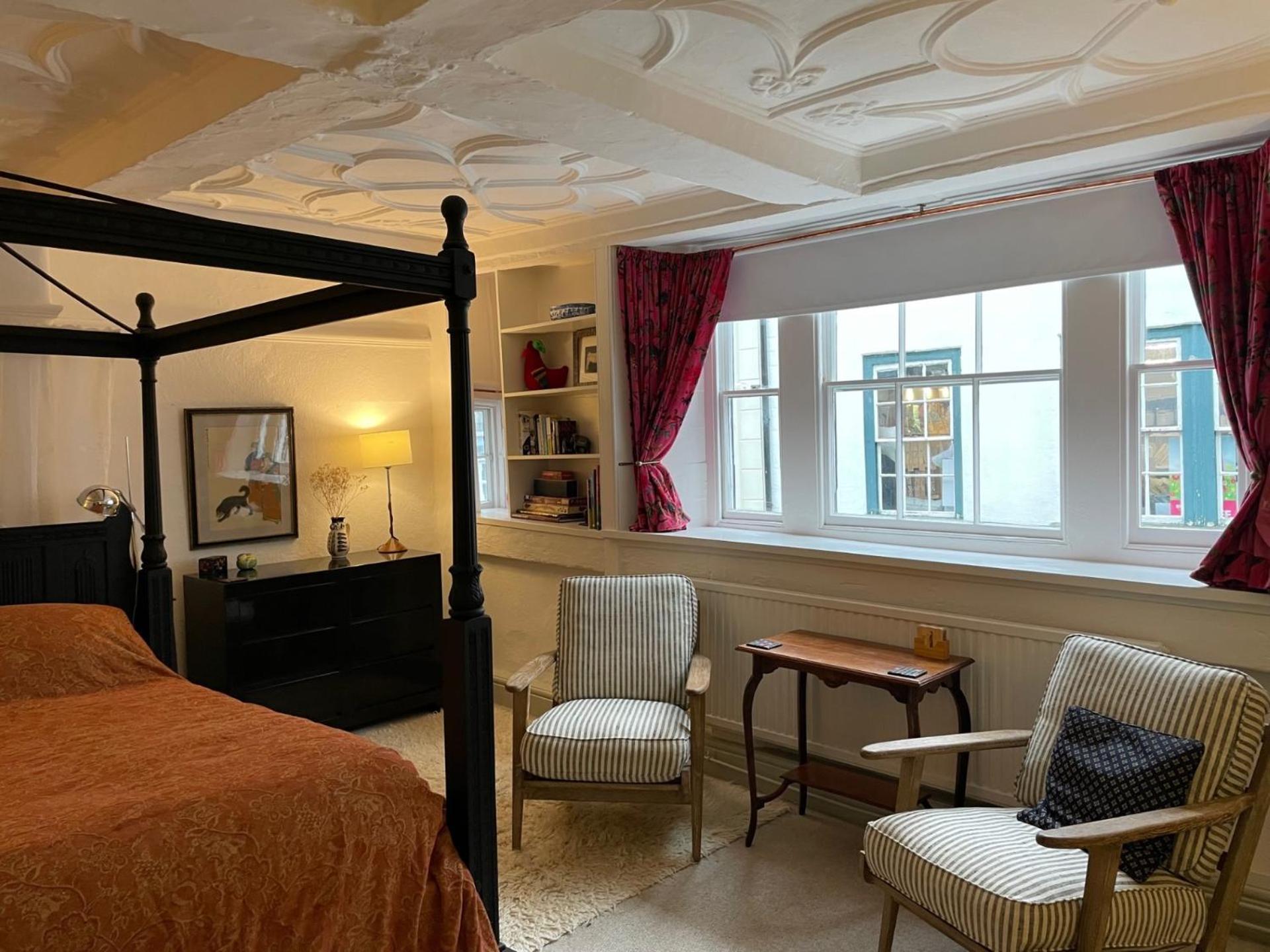 The Totnes Guest House. Upstairs At Zappa'S Bagian luar foto