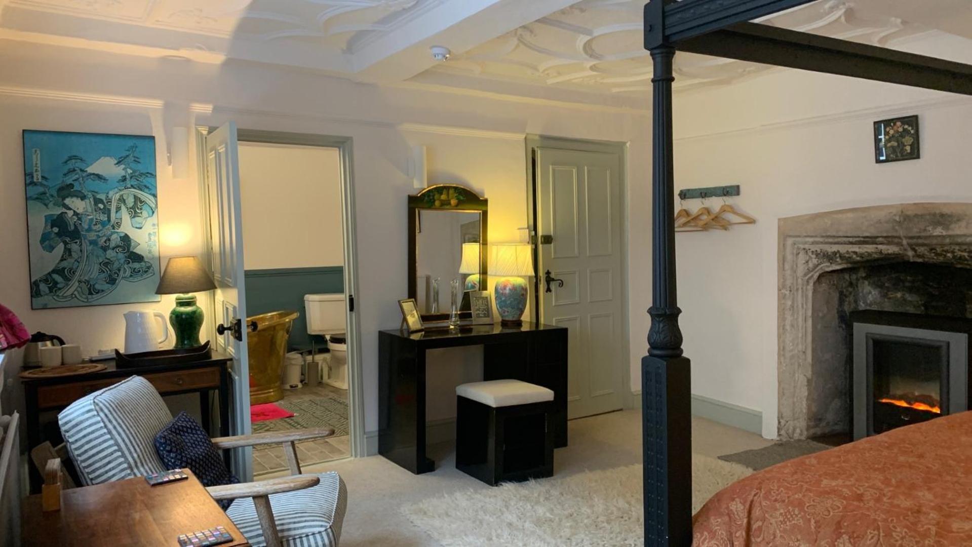 The Totnes Guest House. Upstairs At Zappa'S Bagian luar foto